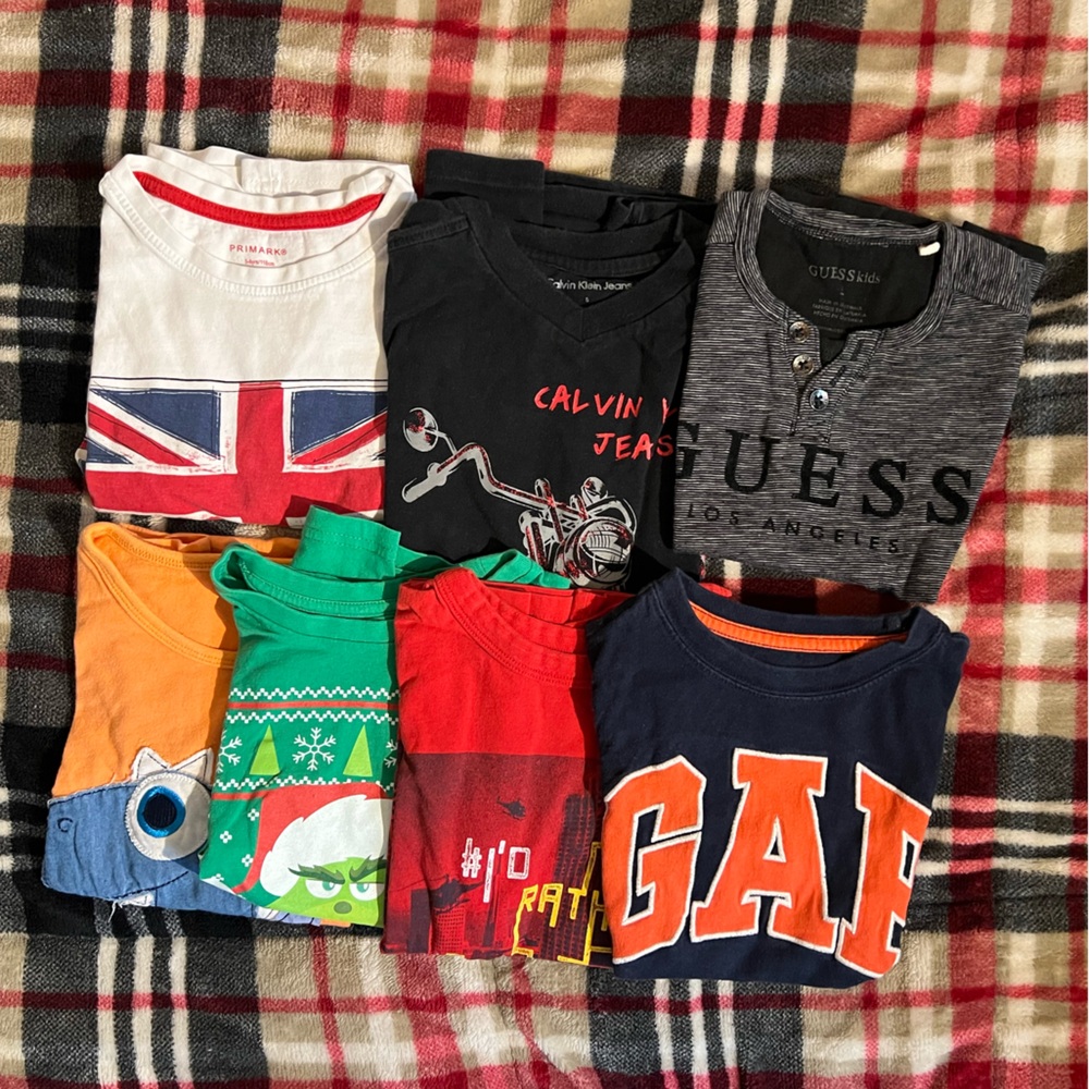 T-Shirt Bundle: Calvin Klein, Guess, GAP & More - Size 5